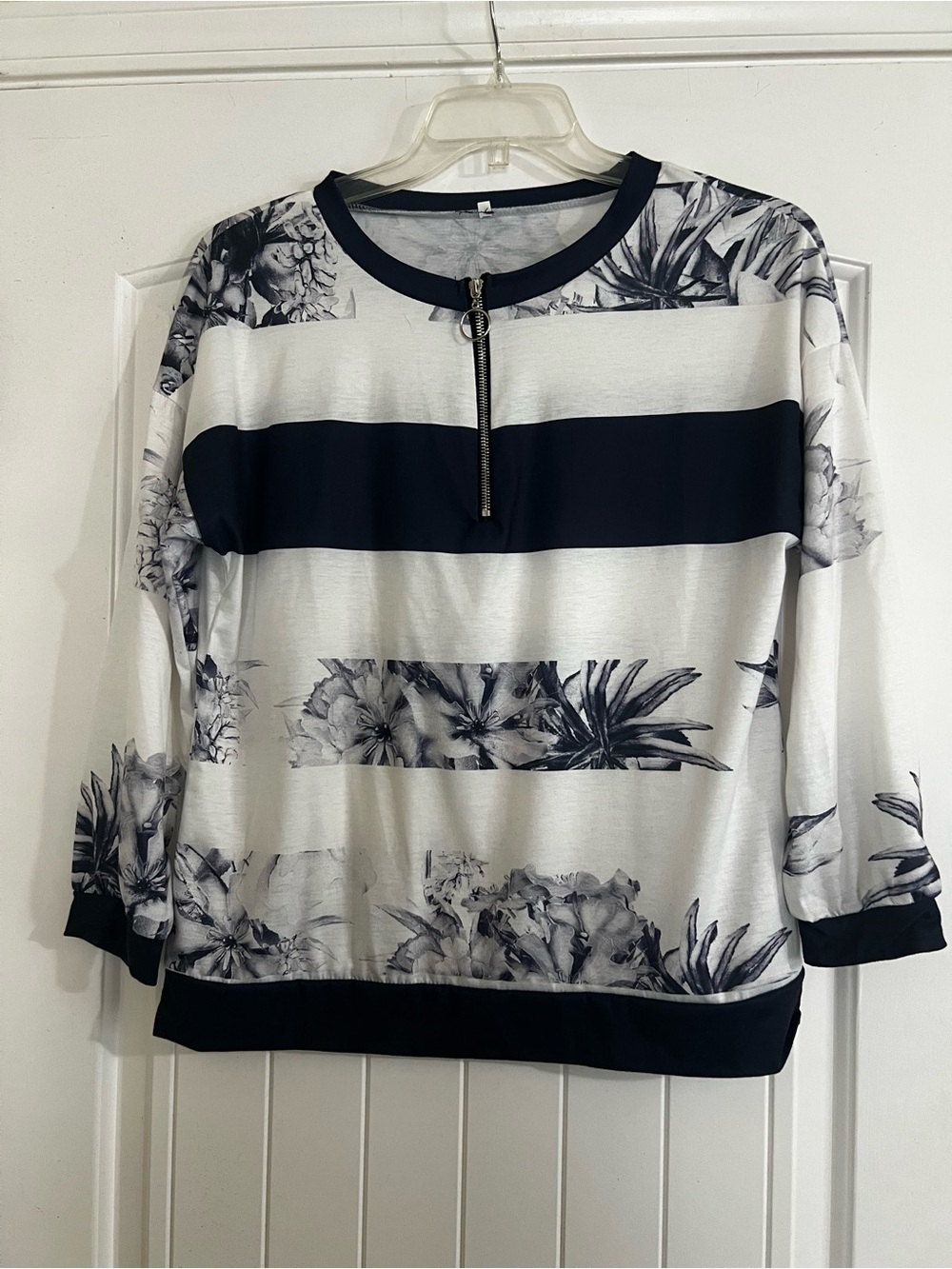 Women's White & Black Floral Stripe Zip-Front Top